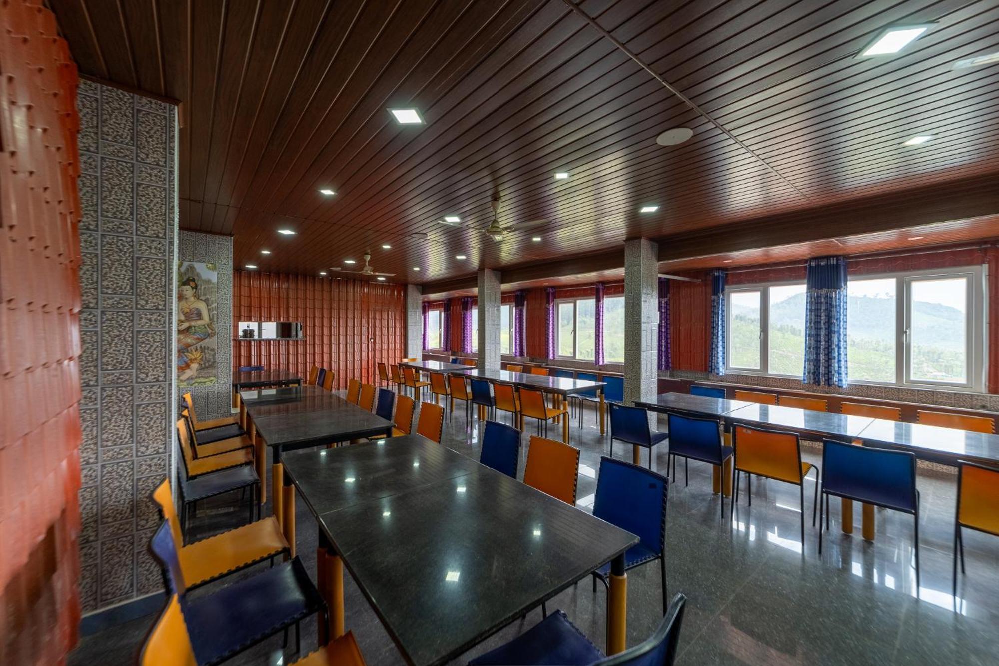 Sri Nandha Luxury Comforts Vālpārai Exteriör bild