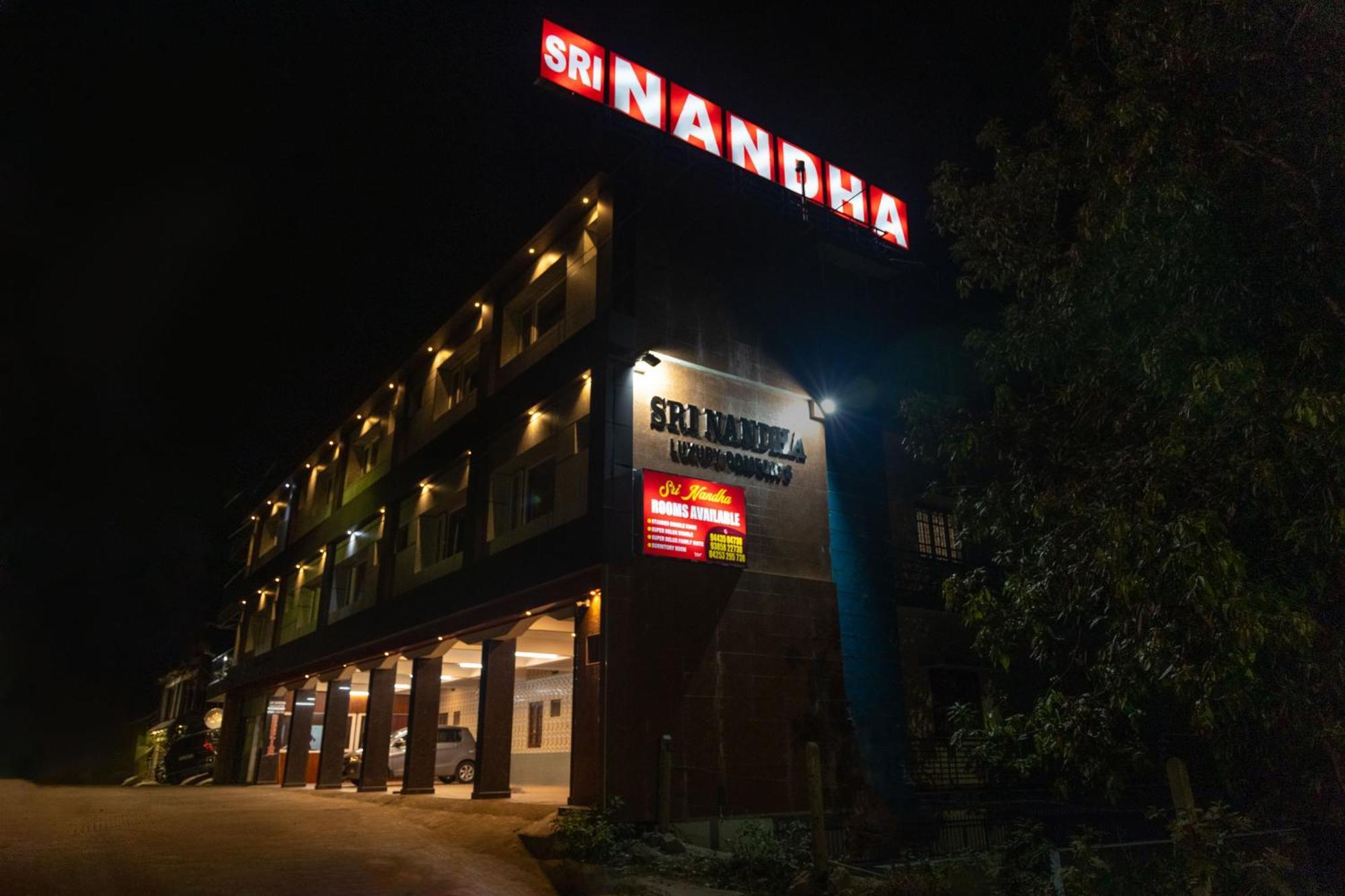 Sri Nandha Luxury Comforts Vālpārai Exteriör bild