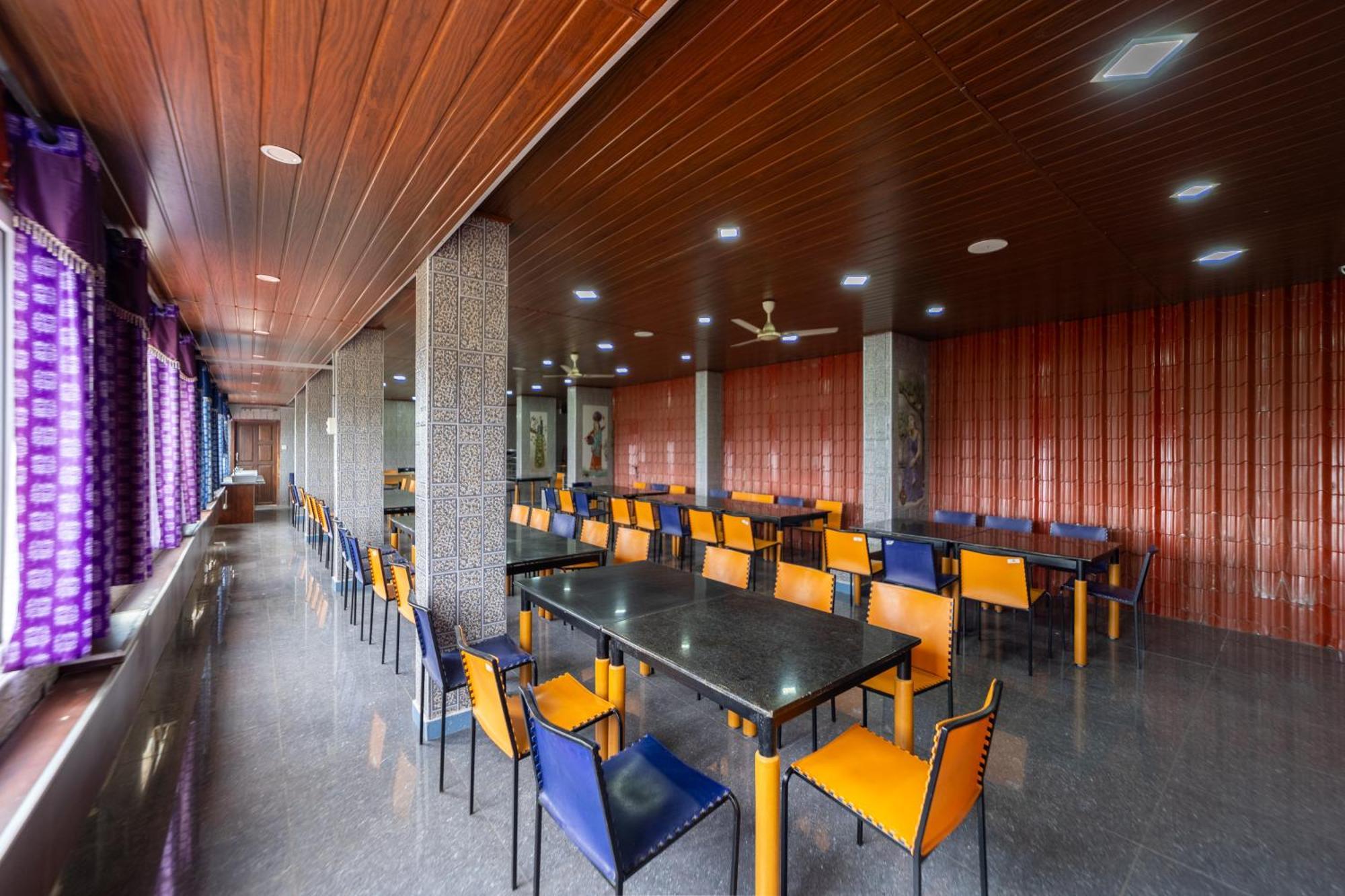 Sri Nandha Luxury Comforts Vālpārai Exteriör bild