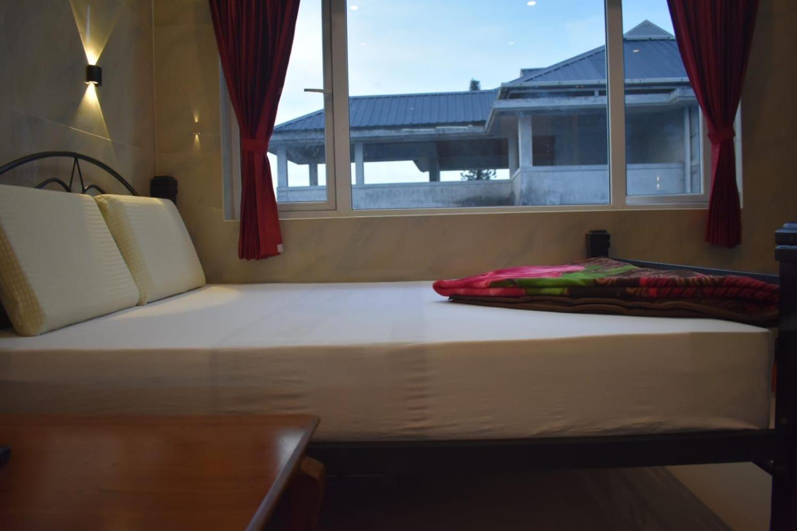 Sri Nandha Luxury Comforts Vālpārai Exteriör bild