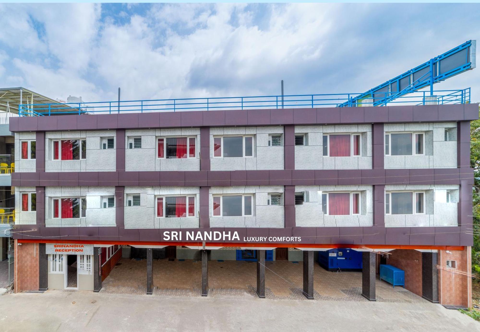 Sri Nandha Luxury Comforts Vālpārai Exteriör bild